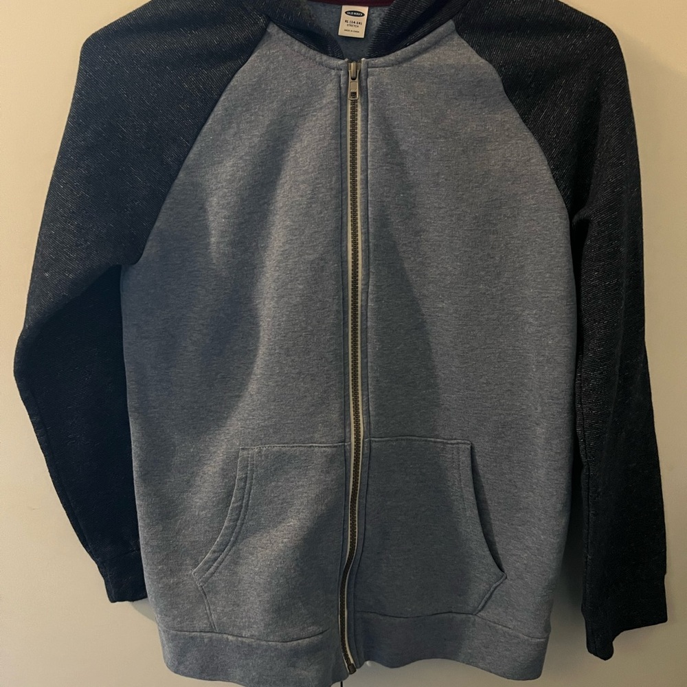 Boys 14/16 Old Navy two tone zip up jacket with hood.